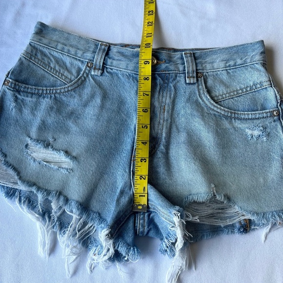 We The Free Now or Never Cut-Off Jean Shorts sz 25 - Picture 10 of 13